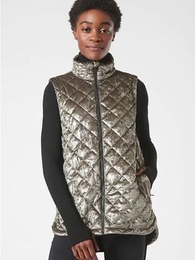 Athleta Whisper Metallic Velvet Vest In Quilted Silver Finish Size Small